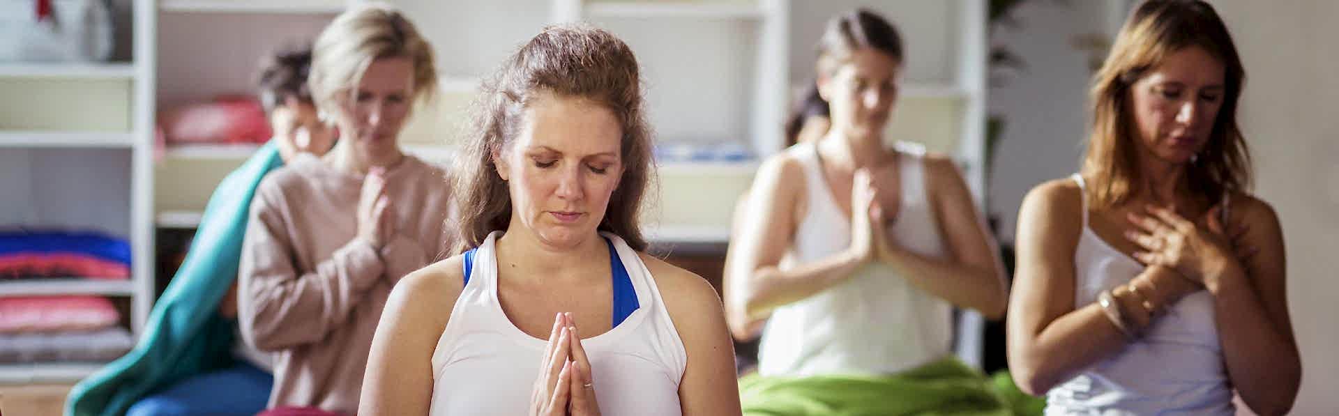 Prä- und Postnatal Yoga bei yogafürdich Berlin Prä- und Postnatal Yoga bei yogafürdich Berlin