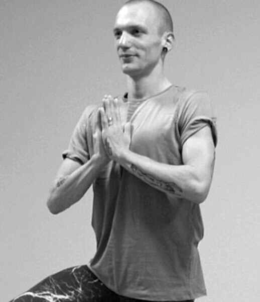 Thomas Rohe Yogalehrer yogafürdich Berlin Thomas Rohe Yogalehrer yogafürdich Berlin