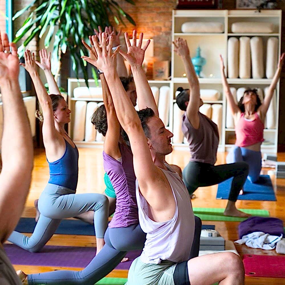 Classes in English at yogafürdich!