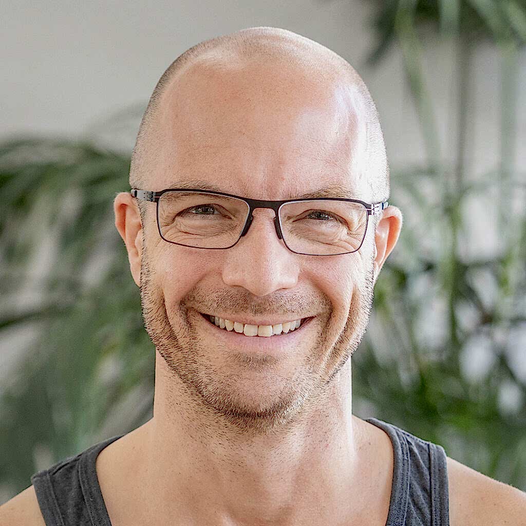 Yogafürdich Yogalehrer Ausbildung Dozent Nando Eiden Yogafürdich Yogalehrer Ausbildung Dozent Nando Eiden